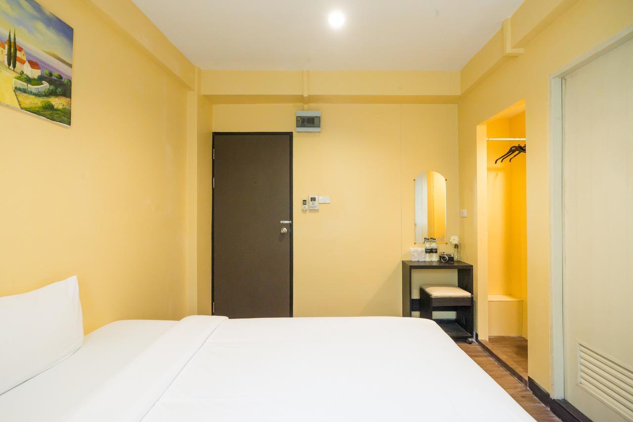 The Corner Ratchada Hotell Bangkok Exteriör bild
